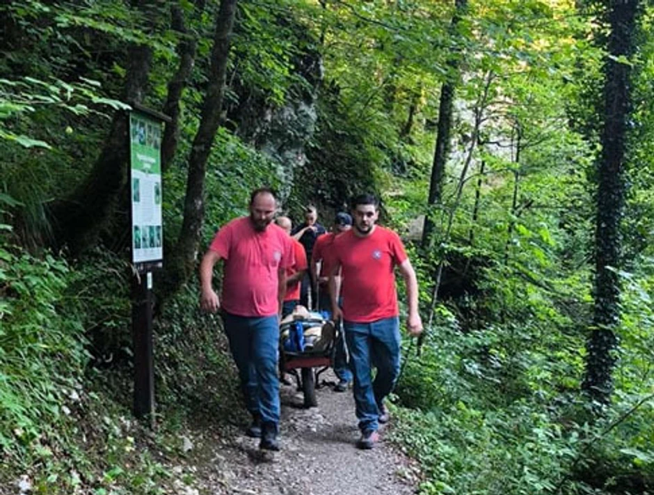 Žena i osmomesečno dete pali sa mosta u Hrvatskoj