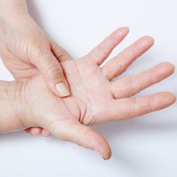 Görbék az ujjai? Ha ilyenek, a szervezete önmagát pusztíthatja