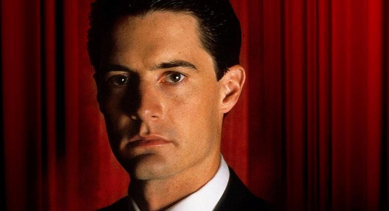 Agent Dale Cooper enters the Red Room/Black Lodge.