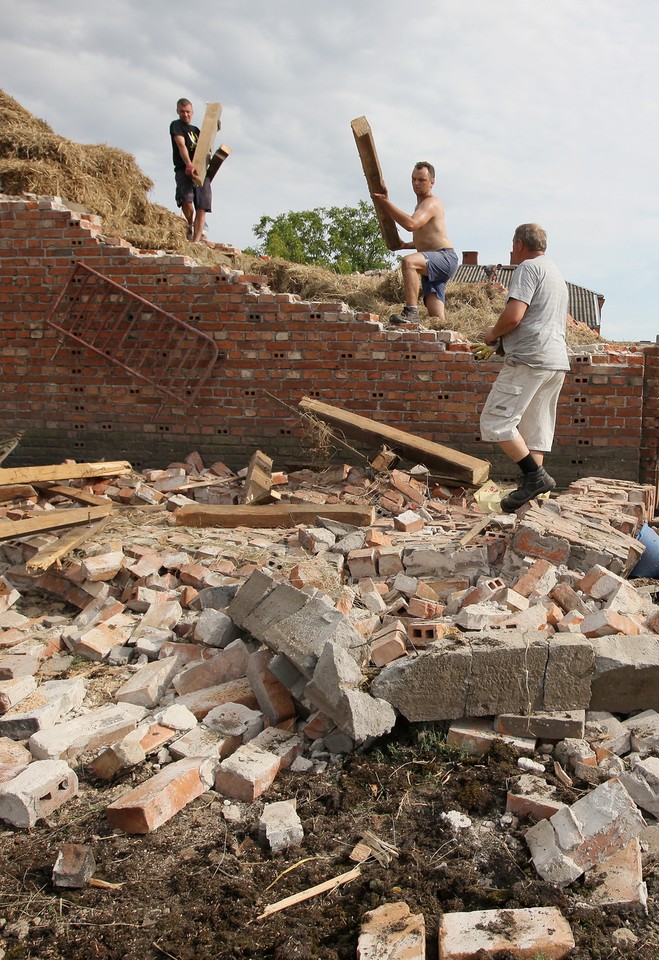 LASKÓW NAWAŁNICA ZNISZCZENIA