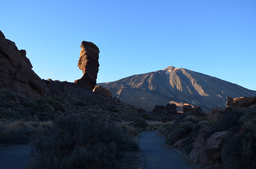 Roque Cinchado i wulkan Teide, Teneryfa.