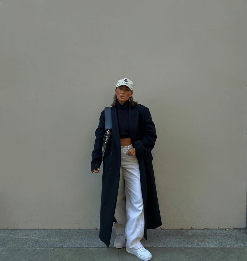 L’influenceuse britannique Hannah Whiting adore porter des casquettes de baseball. 