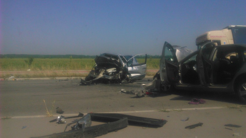 Dve osobe su povređene