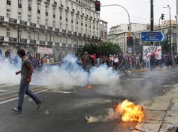 Grecki premier proponuje rząd jedności i swą dymisję