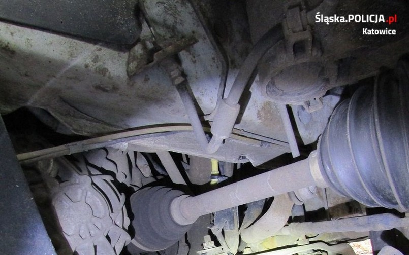 Cztery mandaty, łącznie ponad 2100 zł kary, 10 punktów i zakaz dalszej jazdy.