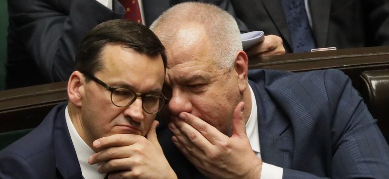 Rządzącym pozostaje jedno, co im sprawnie idzie. Czarny PR i szukanie winnych [OPINIA]