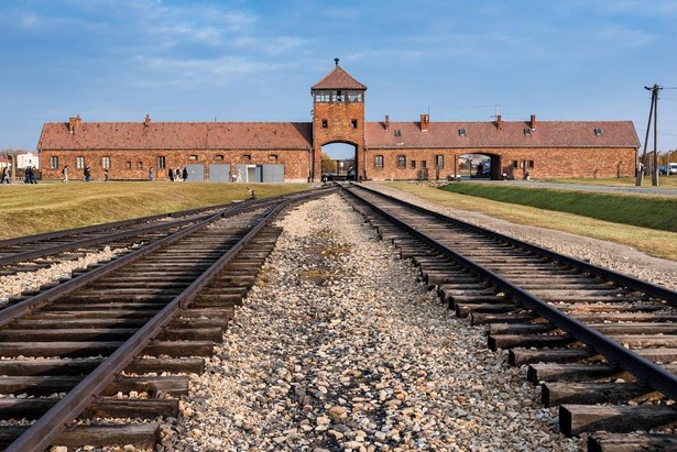 Włosi zamknięci w Muzeum Auschwitz. Weszli przez okno i naruszyli strefę bezpieczeństwa