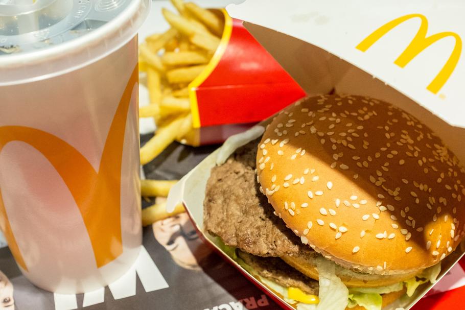 W dniu otwarcia pierwszego McDonalda w Polsce trzydzieści lat temu ustanowiony został rekord świata w liczbie transakcji: dokonano ich 13 tys. 300