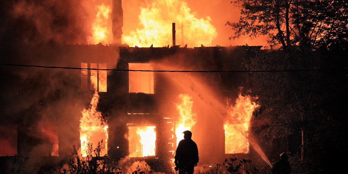 Pożar własnego domu to jeden z najbardziej przerażających snów.