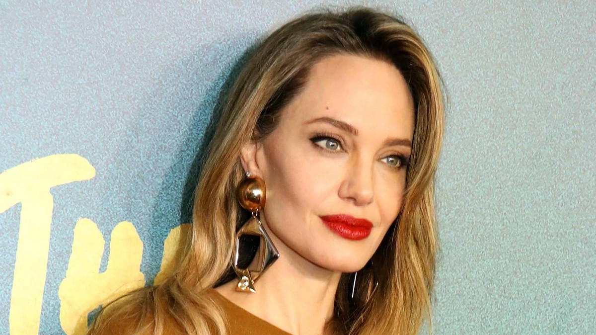 Gyilkost bérelt fel maga ellen Angelina Jolie