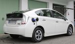 Test Toyoty Prius: hybryda na prąd z gniazdka