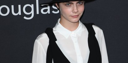 Cara Delevingne odniosła się do niepokojących plotek. Wyznała: "Zaczęłam pić jako siedmiolatka"