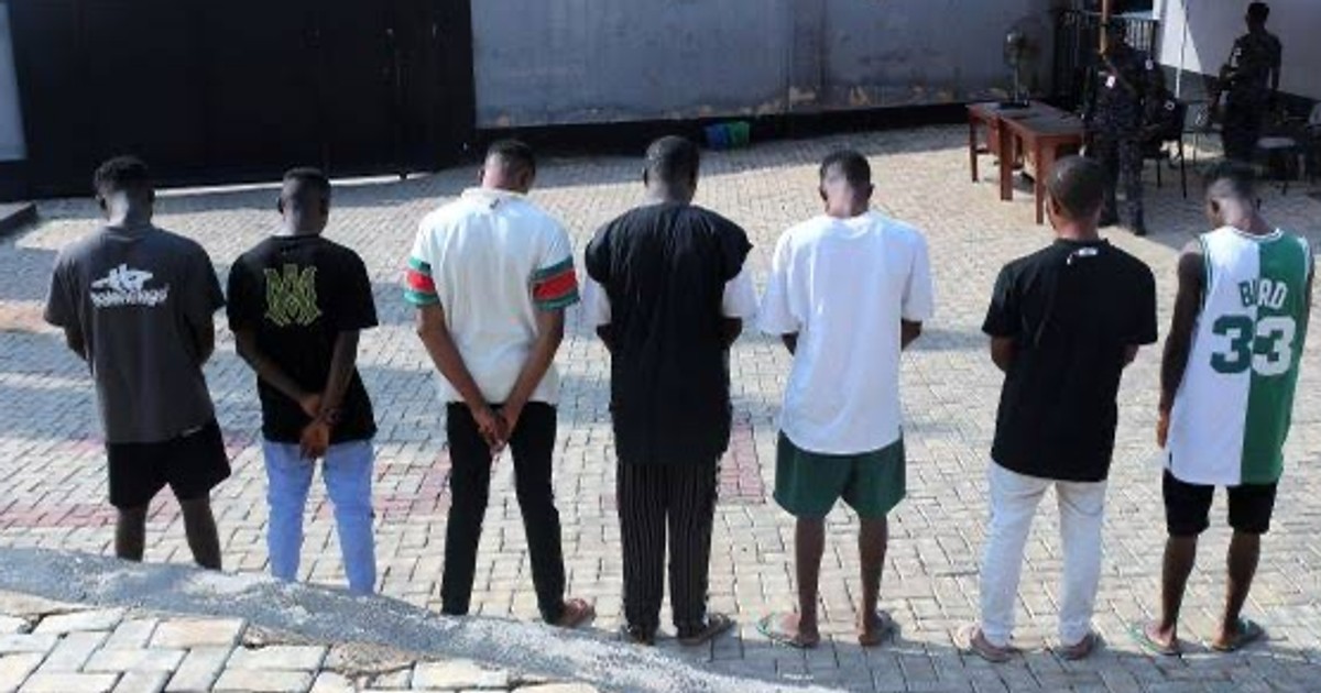Twin brothers, 5 others arrested for internet fraud - Vimarsana News