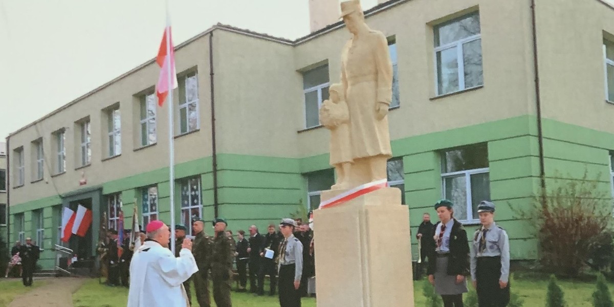 Pomnik generała został odsłonięty 3 listopada 2018 r. Teraz ktoś go zniszczył