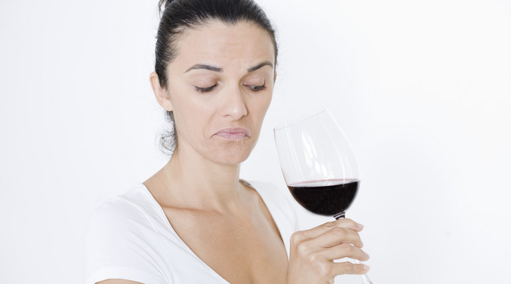 Sokan a bor alján lévő kristályokat hibának vélik / Fotó: Shutterstock