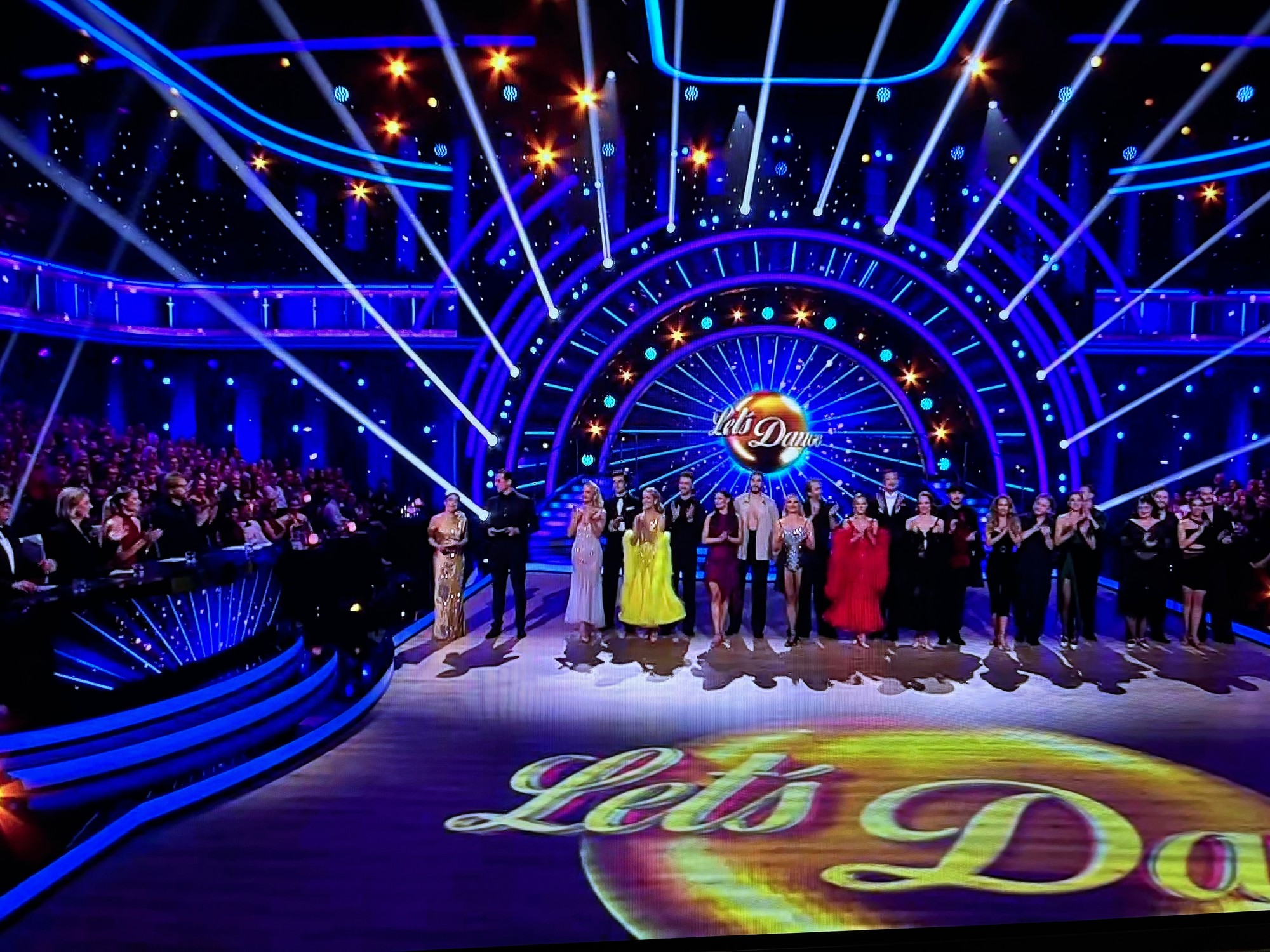 Tanečnú šou Let's Dance opúšta pár, ktorý si získal srdcia divákov.