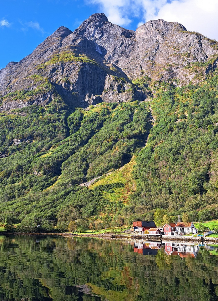 Rejs po Aurlandsjorden i Nærøyfjorden