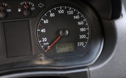 Szukasz niezniszczalnego silnika w Polsce? Ten volkswagen polo ma ponad MILION kilometrów przebiegu