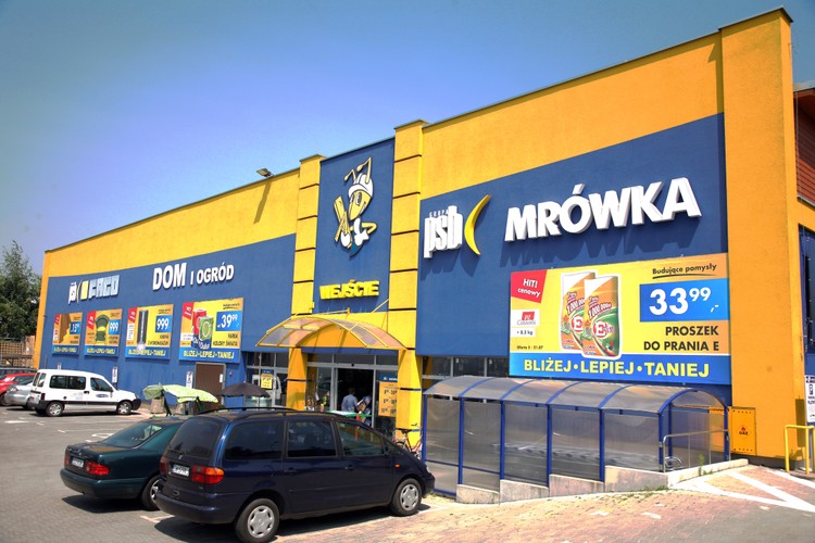 Pomysł stworzenia takiej platformy narodził się w czasie, kiedy Lubarski i obecny dyrektor zarządu Grupy PSB Bogdan Panhirsz pracowali w zakładach Nida Gips. Spółka miała coraz większe problemy z dostosowaniem się do dynamicznie rozwijającego się rynku, a u jej pracowników rosła frustracja. Wtedy Panhirsz i Lubarski postanowili działać na własną rękę. Do nowej firmy przeszło za nimi ponad 30 osób z Nida Gips. Spółka utworzona w 1998 r. miała być centralą wspierającą dystrybutorów, którzy w zamian wykupowali w niej udziały. W ciągu roku jej udziałowcami zostało ok. 60 hurtowni budowlanych. Krokiem milowym w rozwoju było przystąpienie Grupy Polskie Składy Budowlane w 1999 r. do Euro-Matu, największej europejskiej federacji grup zakupowych. Tu zdobywali wiedzę o zasadach funkcjonowania grup kooperacyjnych.