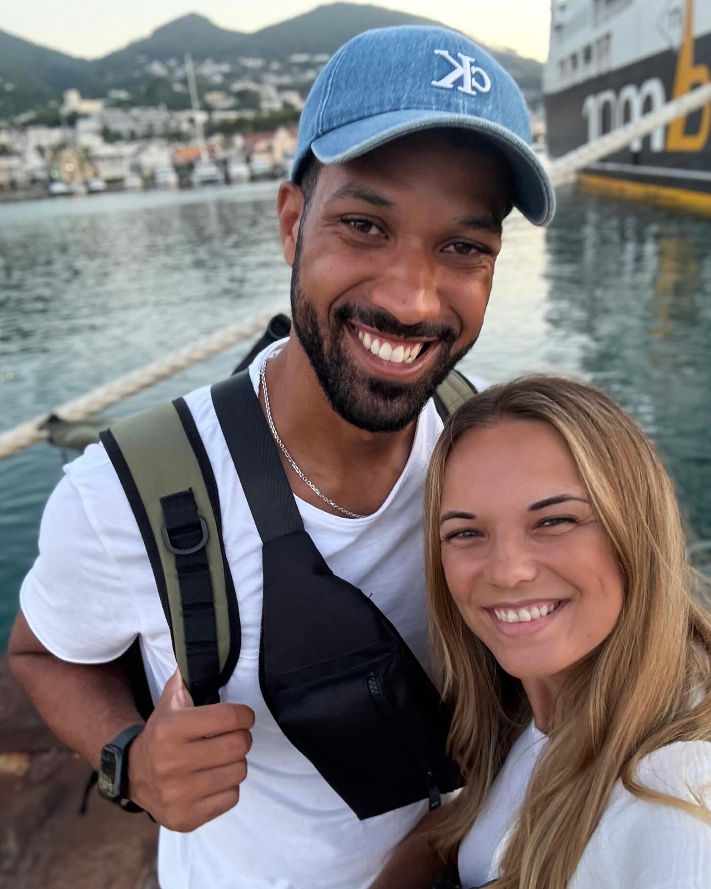 Snúbenci Victor Ibara a Karin Adzimová.