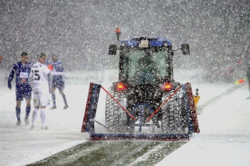 Ruch przegrał na zaśnieżonym boisku w Chorzowie