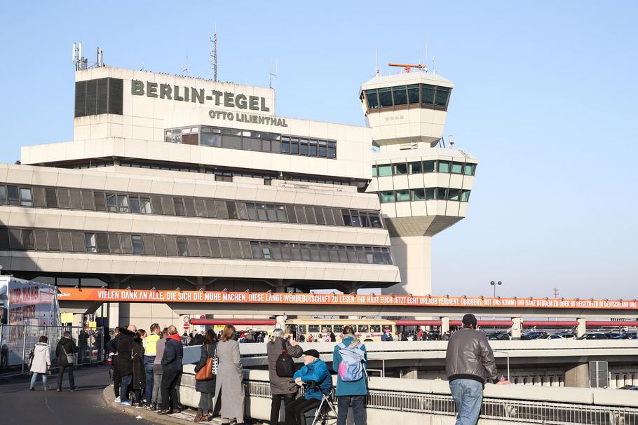 Lotnisko Berlin Tegel zostało zamknięte po otwarciu Berlin Brandenburg. Niemcy mają na nie nowy pomysł. Czy może on zainspirować przebudowę terenów po lotnisku Warszawa Okęcie?