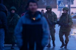 Rosjanie zajęli lotnisko w Sewastopolu. Ukraina: To zbrojna inwazja