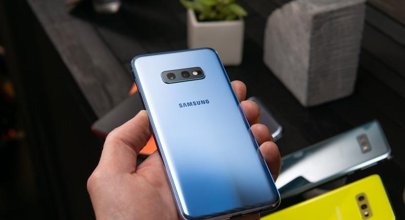 galaxy s10 e blue