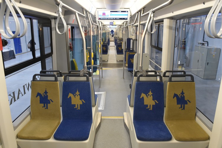 'Krakowiaki' zostały zaprojektowane specjalnie dla stolicy Małopolski, jako wagony jednoprzestrzenne.  <br><br> Fot. (mr) PAP/Jacek Bednarczyk