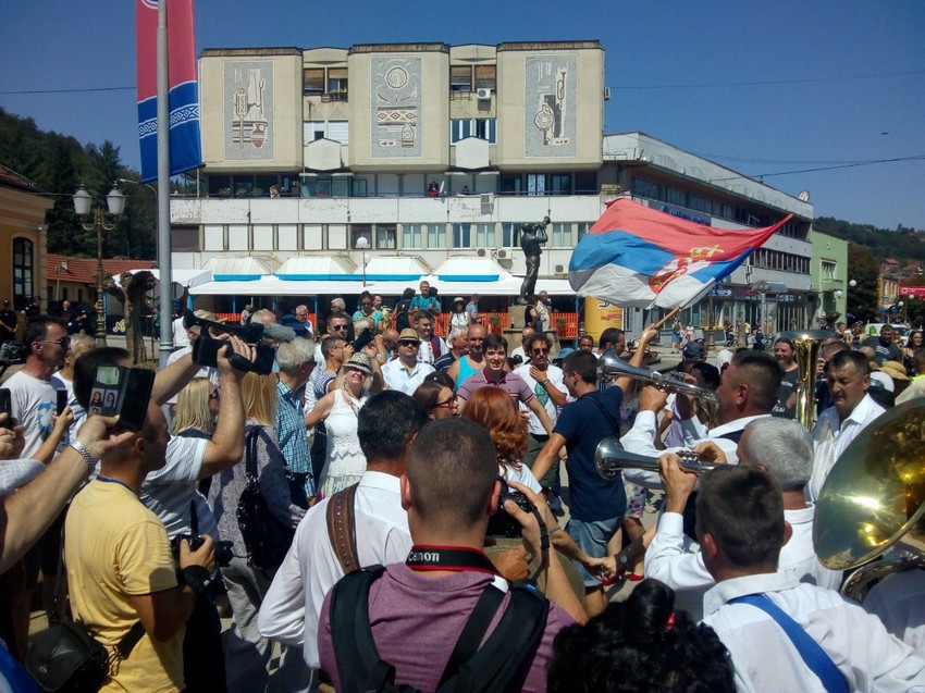 Trenutno najviše slobodnih mesta za smeštaj u Guči ima u kampovima sa šatorima, a minimalna cena četiri noćenja za dve osobe je 15.000 dinara