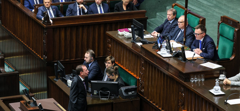 Posłowie koalicji obawiają się eskalacji konfliktu. "W PiS mówią o wagonikach i wykolejeniu"