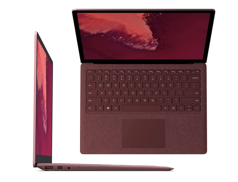 Świetna ergonomia: kłęby dłoni spoczywają w Surface Laptop 2 na wgłębieniach z miękkiej alcantary.