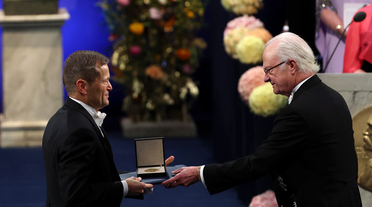 Krausz Ferenc átveszi a Nobel-díjat / Fotó: GettyImages