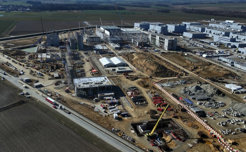 Spółka IONWAY inwestuje w Polsce 1,7 mld euro. Nowa fabryka powstaje w Radzikowicach koło Nysy