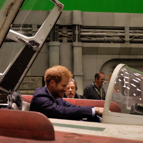 Książę Harry i Mark Hamill na planie 'Gwiezdnych wojen'
