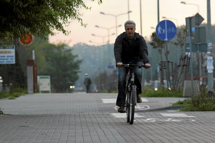 Samochodem, rowerem, pieszo. Jak Europejczycy docierają do pracy?