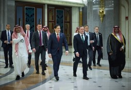 Potocki: Rozmowy USA-Ukraina. Uroczyste wyprowadzenie kozy [OPINIA]