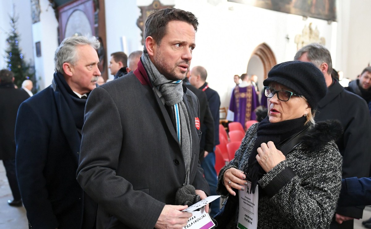 Trzaskowski powiedział, że pierwsze takie lekcje już się odbyły. Zapewnił też, że nie mają one podtekstu politycznego, czy ideologicznego, a ich jedynym celem jest walka z nienawiścią i hejtem.