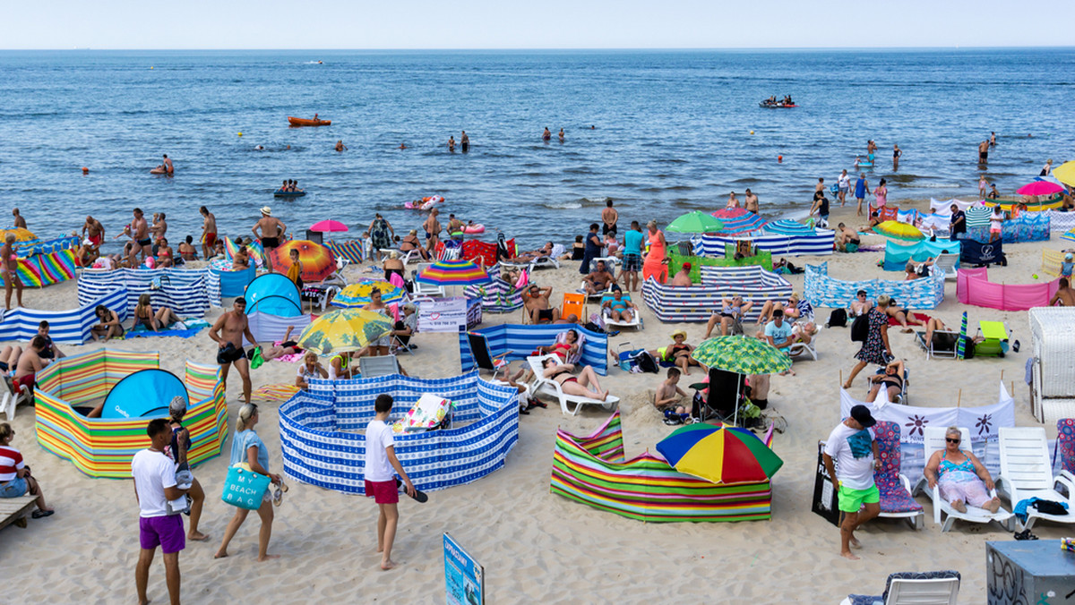 <strong>38 proc. Polaków nie planuje wyjazdu na urlop w sezonie letnim, a kolejne 46 proc. deklaruje, że ma plany wakacyjne, ale przeważnie w Polsce - wynika z badania przeprowadzonego przez Kantar Public. Za granicę zamierza wyjechać 6 proc. </strong>