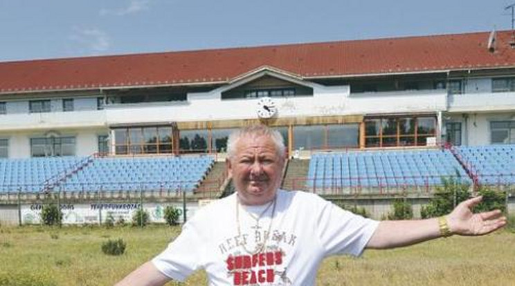 220 millióért árulják Stadler stadionját