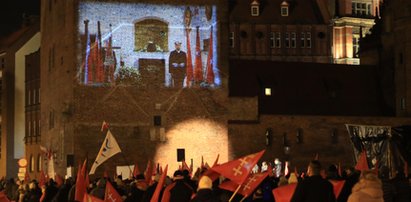 Nie ma Go już miesiąc... Gdańszczanie po raz kolejny oddali hołd Pawłowi Adamowiczowi...