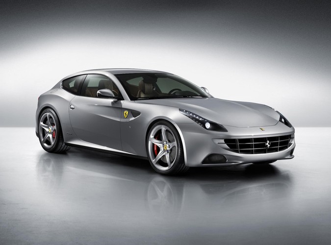 Oto ferrari FF - ferrari four - jeszcze nigdy w historii cyfra 4 nie wywołała takich emocji