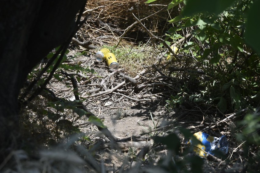 Svuda leže konzerve