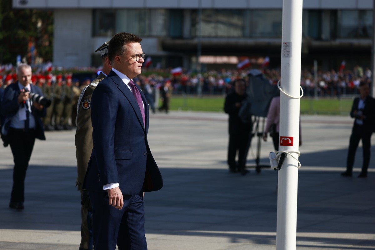 Polacy nie chcą Szymona Hołowni w rządzie. Jest nowy sondaż