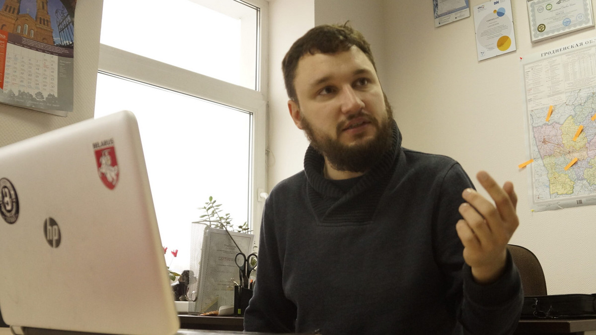 O zatrzymaniu Alaksieja Szoty, redaktora naczelnego portalu Hrodna.life, poinformowało w niedzielę niezależne Białoruskie Stowarzyszenie Dziennikarzy (BAŻ). Milicja wyjaśnia, że chodzi o publikację treści uznanych za "ekstremistyczne". W niedzielę popołudniu poinformowano o wypuszczeniu Szoty
