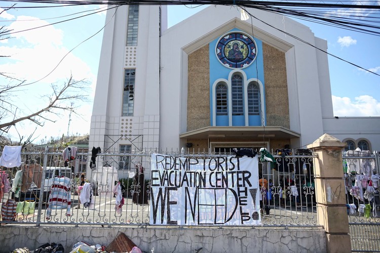 Filipiny po przejściu tajfunu