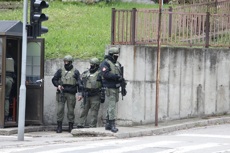 Žandarmerija ispred suda