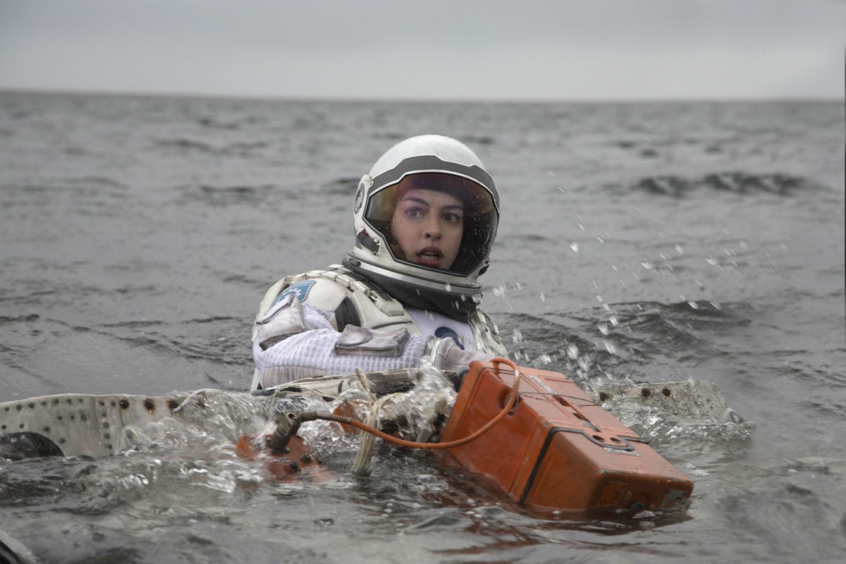 "Interstellar" Christophera Nolana wchodzi do kin. Co kryje kosmos?