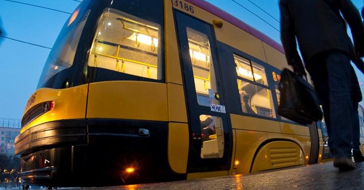 Koronawirus.  Warszawa: Tramwajowiec zatrzymał tramwaj.  Pasażer powinien być zarażony