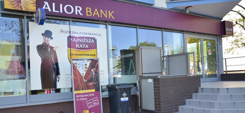 Niższa kultura bankowości. Klienci banku oburzeni